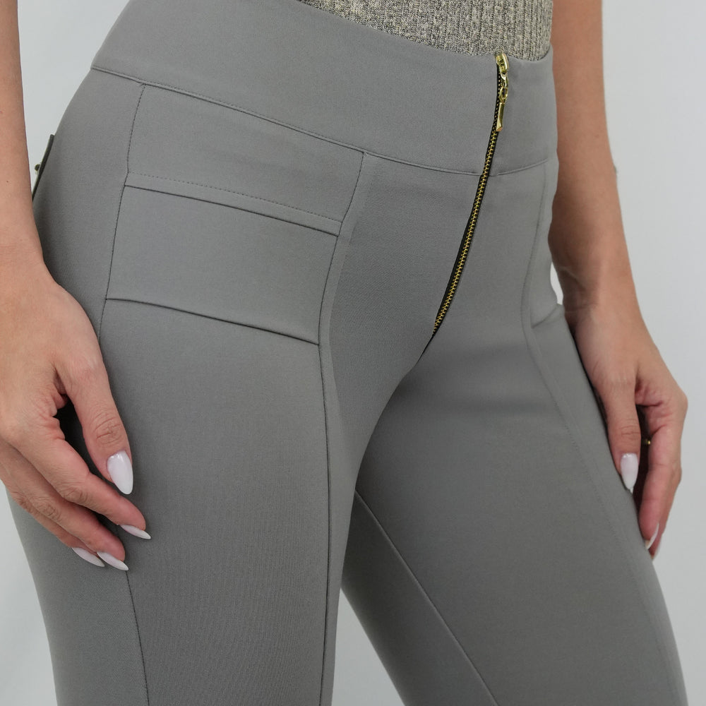 
                      
                        CALÇA FLARE (ZÍPER)
                      
                    